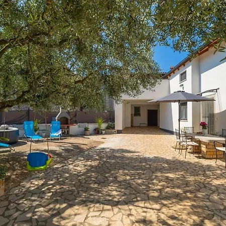 Dom wakacyjny House Lando Pula