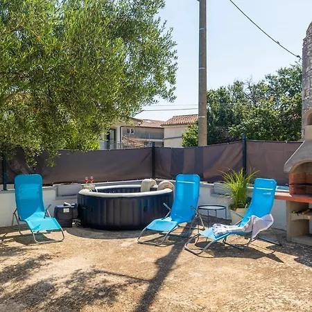 Dom wakacyjny House Lando Pula