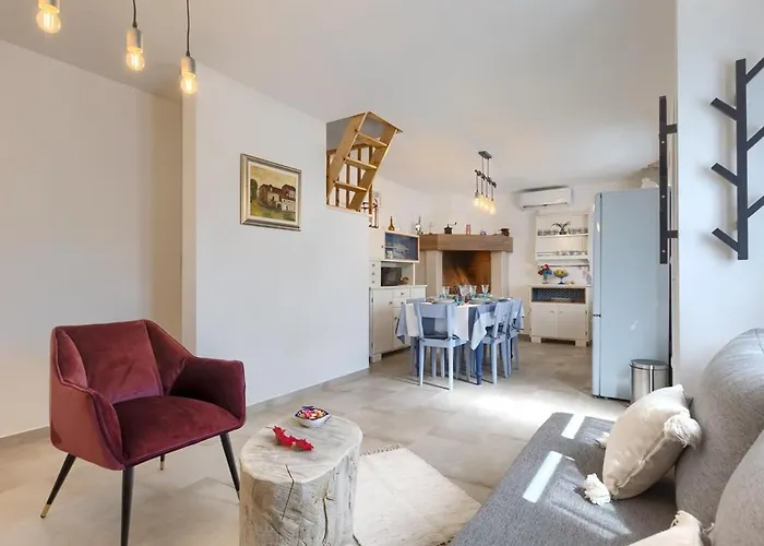 House Lando Πούλα