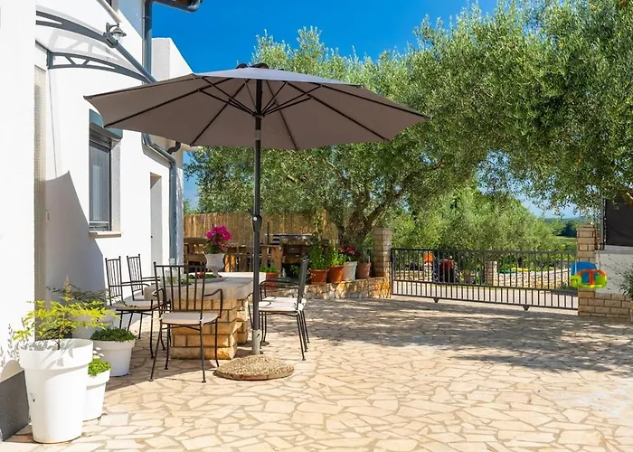 House Lando * Πούλα