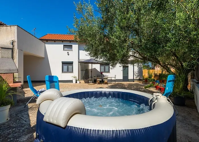 House Lando Σπίτι διακοπών Πούλα